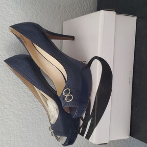 Nine West navy blue pump. Size 8.